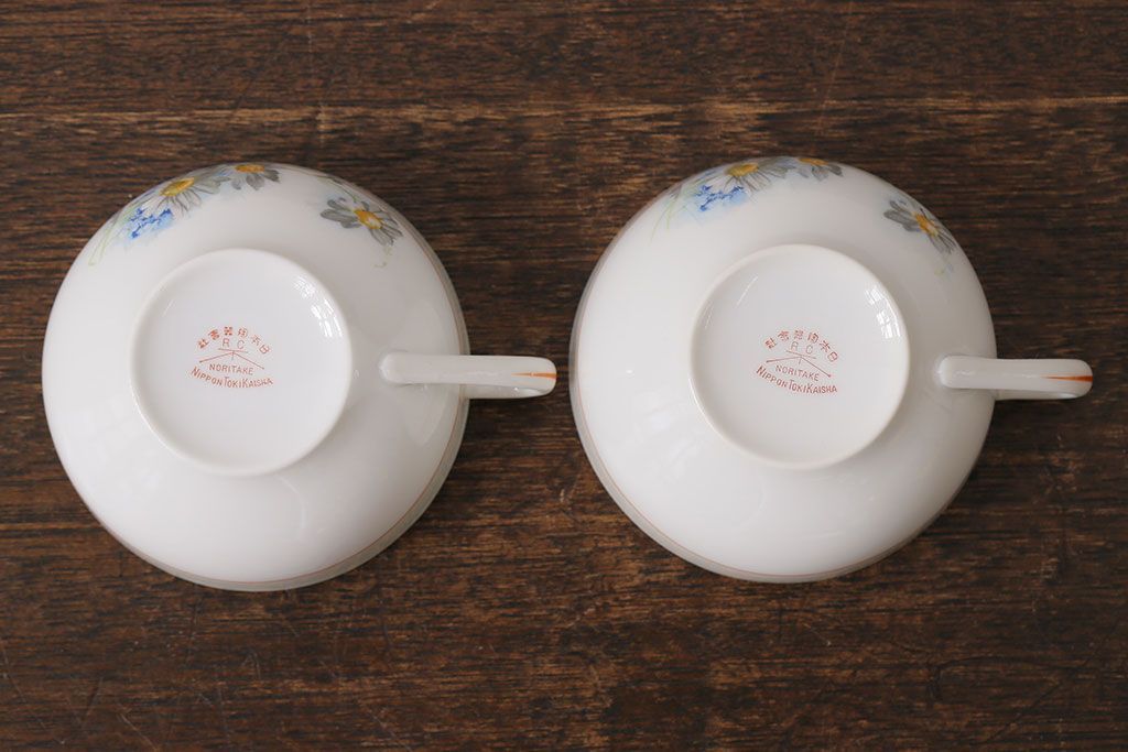 アンティーク雑貨　オールドノリタケ(則武・日陶)　ヤジロベー印　ポップな色合いが可愛らしいカップ&ソーサー2客セット(洋食器)(2)