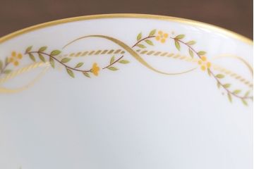 アンティーク雑貨　中古　ノリタケ(Noritake、則武)　ダイヤモンドコレクション印　カップ&ソーサー2客セット(洋食器)