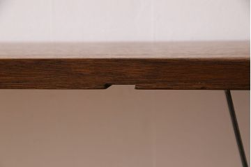 アンティーク家具　ラワン材製　天板一枚板　シンプルな鉄脚テーブル(3)