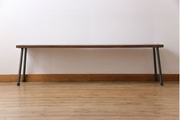 アンティーク家具　昭和中期　古材使用　シンプルなデザインが使いやすい鉄脚ベンチ(板座チェア、椅子)(1)