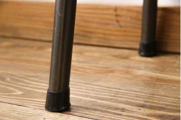 アンティーク家具　昭和中期　古材使用　シンプルなデザインが使いやすい鉄脚ベンチ(板座チェア、椅子)(1)