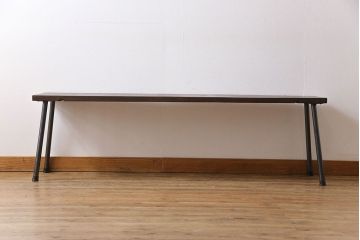 アンティーク家具　昭和中期　古材使用　シンプルなデザインが使いやすい鉄脚ベンチ(板座チェア、椅子)(2)
