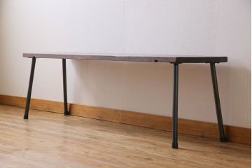 アンティーク家具　昭和中期　古材使用　シンプルなデザインが使いやすい鉄脚ベンチ(板座チェア、椅子)(2)