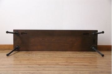 アンティーク家具　昭和中期　ヒノキ材一枚板使用　シンプルなデザインが使いやすい鉄脚ベンチ(板座チェア、椅子)