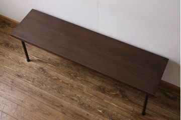 アンティーク家具　昭和中期　ヒノキ材一枚板使用　シンプルなデザインが使いやすい鉄脚ベンチ(板座チェア、椅子)