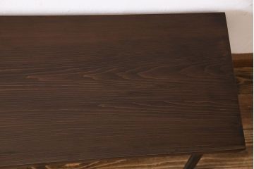 アンティーク家具　昭和中期　ヒノキ材一枚板使用　シンプルなデザインが使いやすい鉄脚ベンチ(板座チェア、椅子)