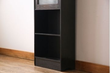 アンティーク家具　イギリスアンティーク　オーク材　ハートの彫りが愛らしい素朴な本箱(本棚、収納棚、飾り棚)