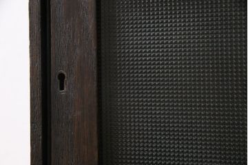 アンティーク家具　イギリスアンティーク　オーク材　ハートの彫りが愛らしい素朴な本箱(本棚、収納棚、飾り棚)