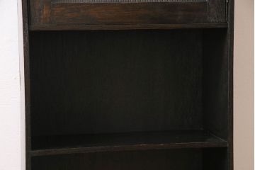 アンティーク家具　イギリスアンティーク　オーク材　ハートの彫りが愛らしい素朴な本箱(本棚、収納棚、飾り棚)