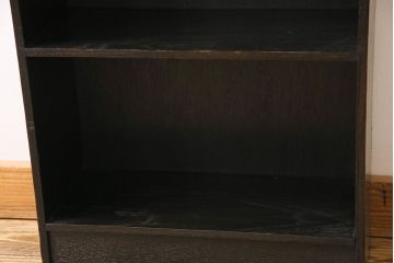 アンティーク家具　イギリスアンティーク　オーク材　ハートの彫りが愛らしい素朴な本箱(本棚、収納棚、飾り棚)