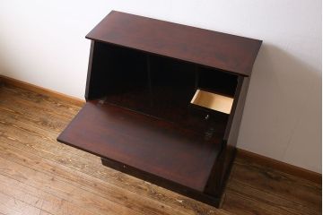 中古　民芸家具　木材の濃淡が味わい深いライティングビューロー(簿記机、在宅ワーク、在宅用デスク、チェスト)