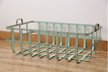 アンティーク雑貨　ヴィンテージ　カゴが取り外せるアイアン製キャスター付きワゴン(サイドワゴン、花台、ビンテージ)