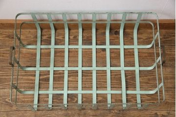 アンティーク雑貨　ヴィンテージ　カゴが取り外せるアイアン製キャスター付きワゴン(サイドワゴン、花台、ビンテージ)