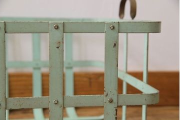 アンティーク雑貨　ヴィンテージ　カゴが取り外せるアイアン製キャスター付きワゴン(サイドワゴン、花台、ビンテージ)