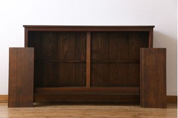 アンティーク家具　大正ロマン　引き戸の桟が和の雰囲気を醸し出すリメイクサイドボード(戸棚、収納棚)