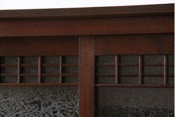 アンティーク家具　大正ロマン　引き戸の桟が和の雰囲気を醸し出すリメイクサイドボード(戸棚、収納棚)