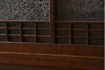 アンティーク家具　大正ロマン　引き戸の桟が和の雰囲気を醸し出すリメイクサイドボード(戸棚、収納棚)