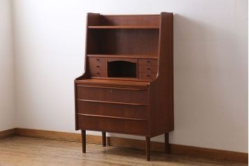 ヴィンテージ家具　北欧ビンテージ　デンマーク　チーク材　おしゃれで機能的な鏡付きビューロー(デスク、在宅ワーク、在宅用ドレッサー、ドレッシングチェスト、本棚)