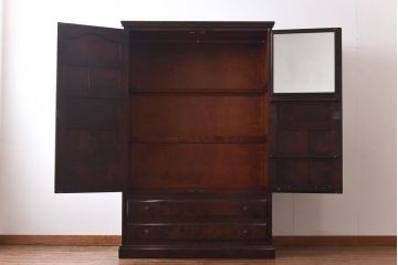 中古　北海道民芸家具　シックな色合いの2段重ねワードローブ(洋服タンス、洋服箪笥)(定価約80万円)(1)