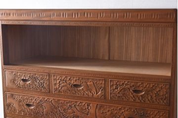 中古　伝統工芸軽井沢彫り　明るい色合いが珍しい重ねタンス(衣装箪笥、チェスト)