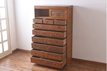 中古　伝統工芸軽井沢彫り　明るい色合いが珍しい重ねタンス(衣装箪笥、チェスト)