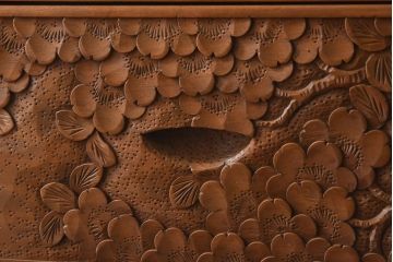 中古　伝統工芸軽井沢彫り　明るい色合いが珍しい重ねタンス(衣装箪笥、チェスト)