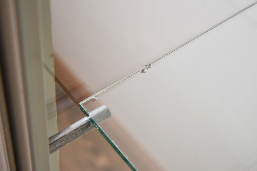 ヴィンテージ家具　フランスビンテージ　シャビーシックなアイアンケビントケース(ガラスケース、キャビネット、飾り棚)