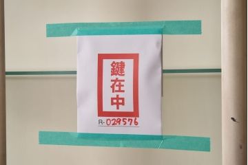 ヴィンテージ家具　フランスビンテージ　シャビーシックなアイアンケビントケース(ガラスケース、キャビネット、飾り棚)