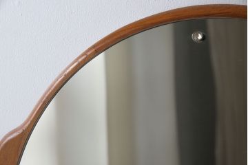 アンティーク雑貨　北欧ビンテージ　木枠の形が愛らしいウォールミラー(鏡)