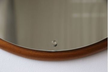 アンティーク雑貨　北欧ビンテージ　木枠の形が愛らしいウォールミラー(鏡)