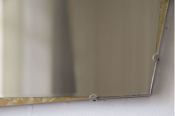 アンティーク雑貨　イギリスビンテージ　高級感のあるデザインが魅力的なウォールミラー(鏡)