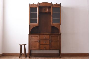アンティーク家具　イギリスアンティーク　オーク・メープル材　クラシカルな佇まいのキャビネット(収納棚、戸棚)