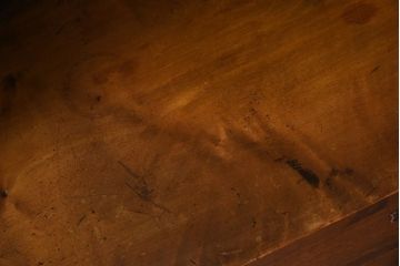 アンティーク家具　イギリスアンティーク　オーク・メープル材　クラシカルな佇まいのキャビネット(収納棚、戸棚)