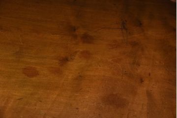 アンティーク家具　イギリスアンティーク　オーク・メープル材　クラシカルな佇まいのキャビネット(収納棚、戸棚)