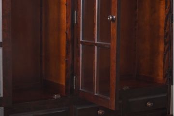 中古　北海道民芸家具　高級感のある色合いのHM165K食器棚(カップボード、キャビネット)(定価約57万円)