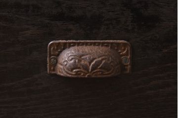 アンティーク家具　和製アンティーク　ナラ材　大正ロマン香る縦型ガラスケース(コレクションラック、陳列棚)