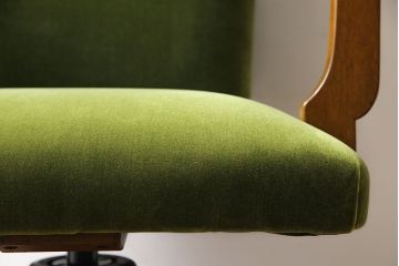 レトロ家具　昭和レトロ　カバ材　丸みを帯びた脚のアーム付き回転イス(アームチェア、ワークチェア、椅子)