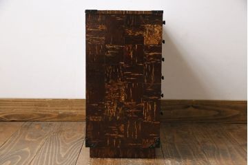 中古　伝統工芸　樺細工(桜皮細工)　マス目のデザインが粋な小箪笥(薬箪笥、小物収納、引き出し)(定価約20万円)
