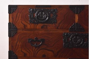 中古　岩谷堂箪笥　迫力のある木目が魅力の整理箪笥(和タンス、衣装箪笥、チェスト)