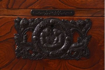 中古　岩谷堂箪笥　迫力のある木目が魅力の整理箪笥(和タンス、衣装箪笥、チェスト)