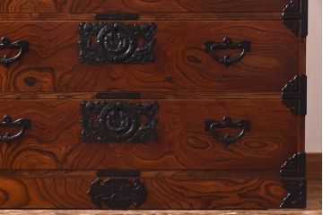 中古　岩谷堂箪笥　迫力のある木目が魅力の整理箪笥(和タンス、衣装箪笥、チェスト)