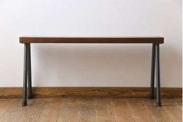 アンティーク雑貨　ラフジュ工房オリジナル　ヒバ材　飾り台にも使える鉄脚ベンチ(花台、チェア)(1)