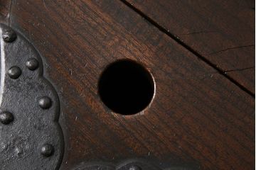 アンティーク雑貨　古民具・骨董　総ケヤキ材　大振り　厚めの材と杢目が魅力的な銭箱(銭函)