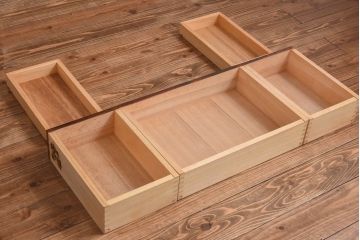 中古　神居民芸　上品な雰囲気のスツール付きドレッサー(鏡台、ミラー)