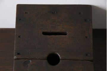 アンティーク雑貨　古民具・骨董　栗材　和の雰囲気を引き立てる味わい深い銭箱(銭函)