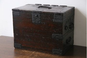 アンティーク雑貨　古民具・骨董　桐材　古い趣が和の雰囲気を高める硯箱(小引き出し、小物入れ)