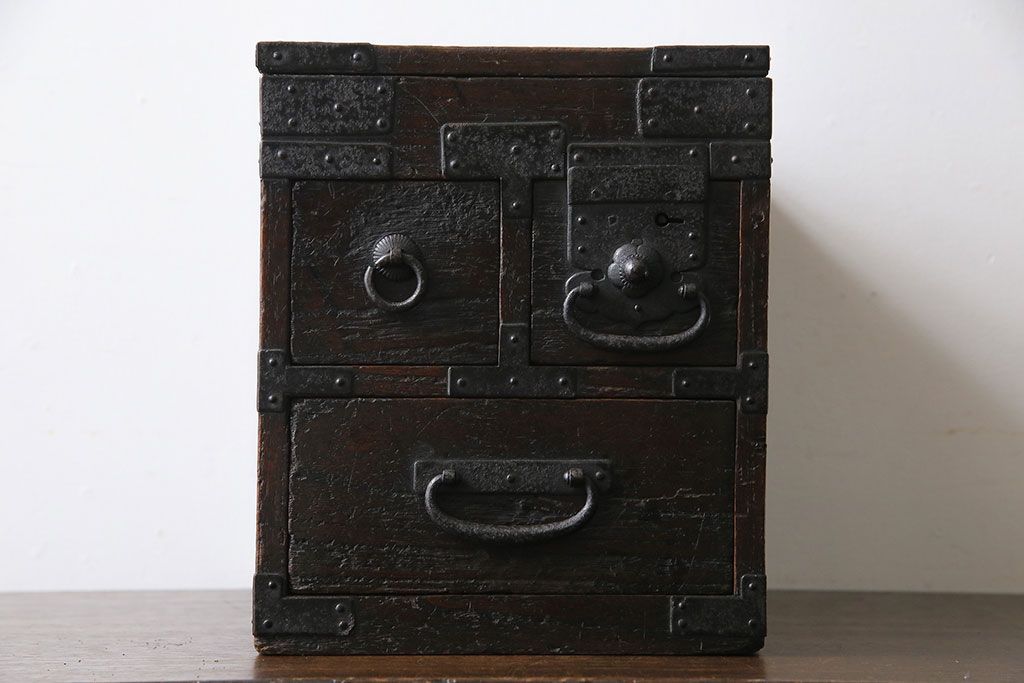 アンティーク雑貨　古民具・骨董　桐材　古い趣が和の雰囲気を高める硯箱(小引き出し、小物入れ)