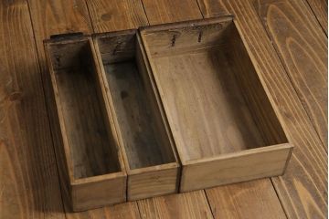 アンティーク雑貨　古民具・骨董　桐材　古い趣が和の雰囲気を高める硯箱(小引き出し、小物入れ)