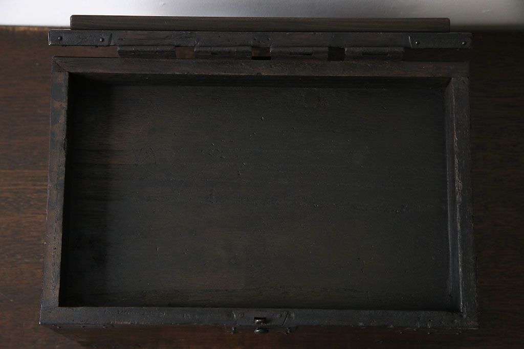 アンティーク雑貨　古民具・骨董　桐材　古い趣が和の雰囲気を高める硯箱(小引き出し、小物入れ)