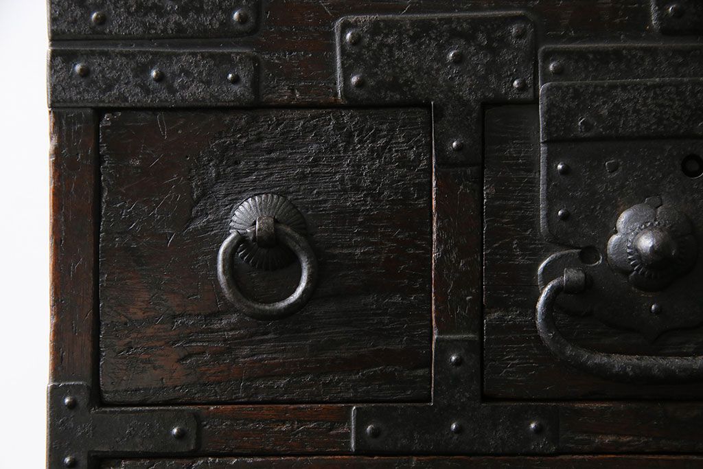 アンティーク雑貨　古民具・骨董　桐材　古い趣が和の雰囲気を高める硯箱(小引き出し、小物入れ)